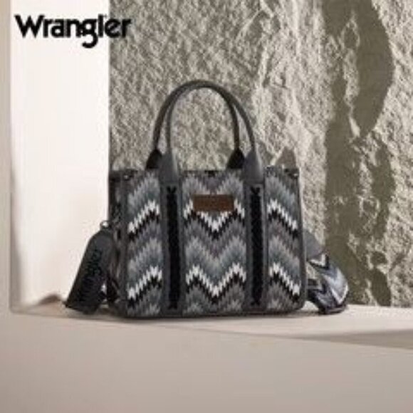 WG2211-8120S Wrangler Southwestern Pattern Dual Sided Print Concealed Carry -Tot - Picture 1 of 16
